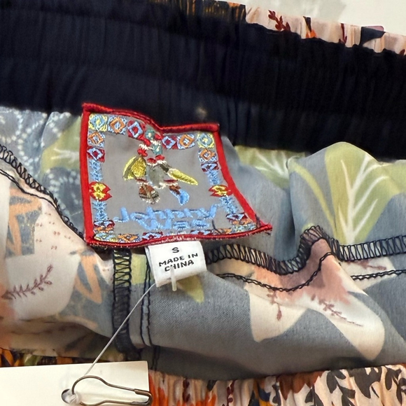 Johnny Was Wild Kelly Silk Cargo Pants - Picture 7 of 10